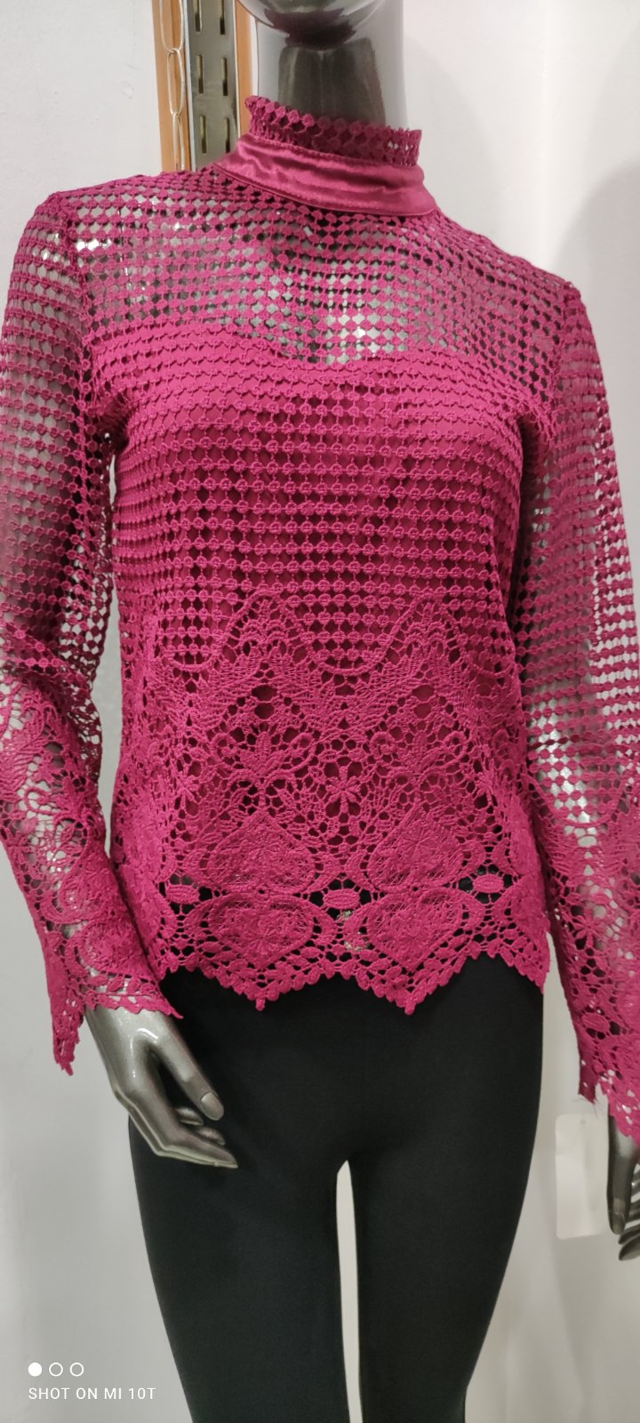 Дамска блуза плетена на една кука - World Trade