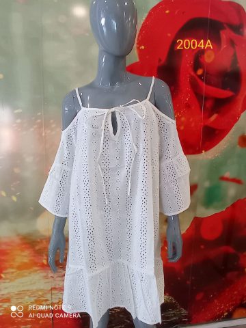 Плажна рокля в бял цвят 2004А